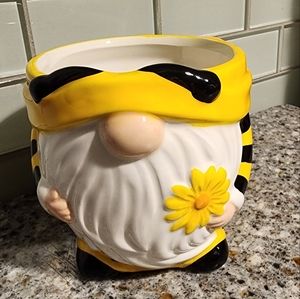 OFFER $7! Smart Living Bumblebee Gnome Mug